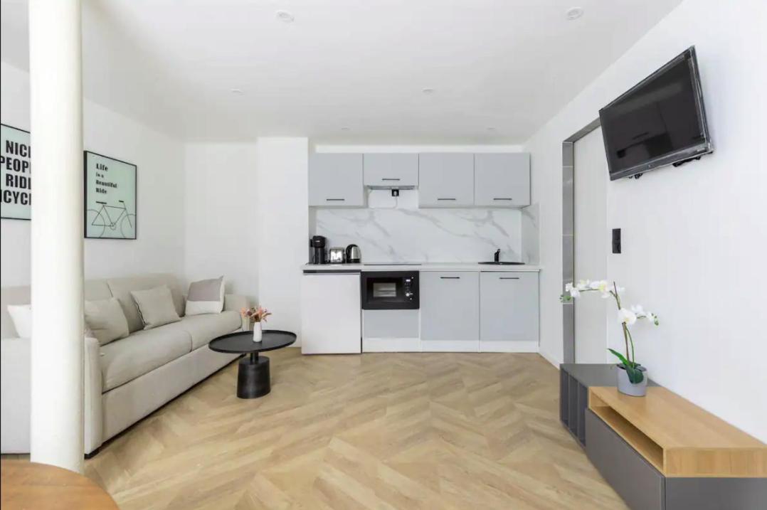 Chapelle/Ordener : Magnifique Appartement 1Br/4P パリ エクステリア 写真